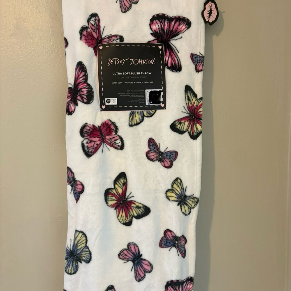 Betsey Johnson Butterfly Ultra Soft Plush Throw Blanket New